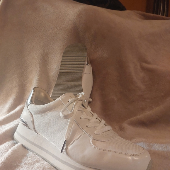 Michael Kors sneakers - Picture 1 of 3